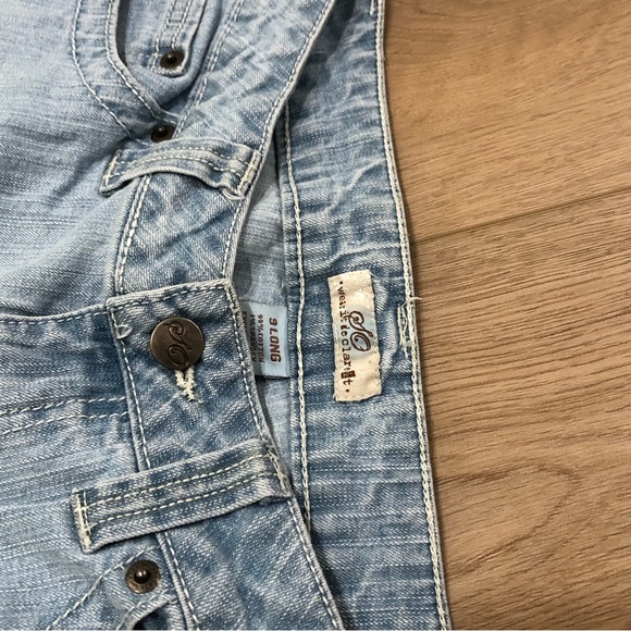 SO light wash Flare Jeans-Long - Picture 3 of 6